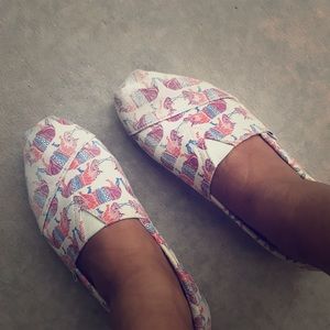 Toms